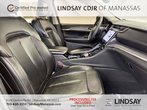 Certified 2023 Jeep Grand Cherokee Limited w/ Black Appearance Package AWD/4WD image 16