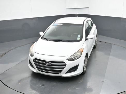 Used 2016 Hyundai Elantra GT image 45