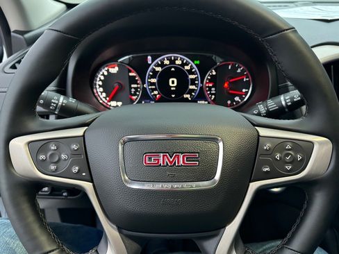 Used 2024 GMC Terrain Denali AWD/4WD image 11