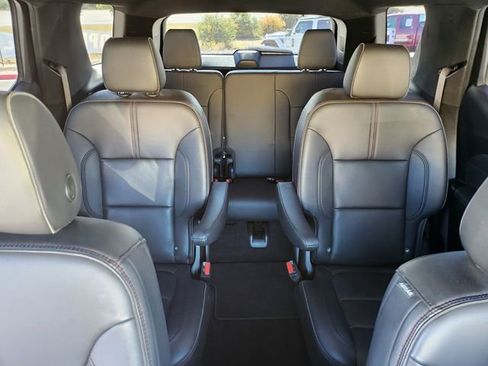 Certified 2023 Chevrolet Traverse RS image 25