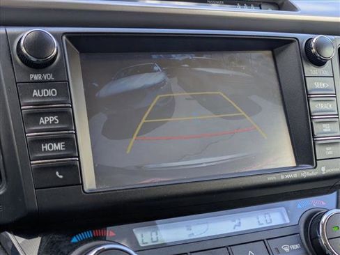 Used 2018 Toyota RAV4 XLE AWD/4WD image 14