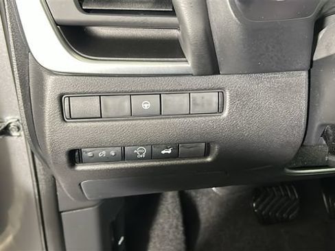 Used 2023 Nissan Rogue SV w/ SV Premium B Package AWD/4WD image 19