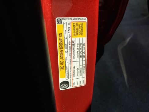 Used 2023 Chevrolet Traverse LT image 32