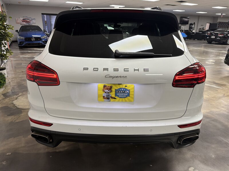 Used 2017 Porsche Cayenne Platinum Edition w/ Premium Package (PJV) AWD/4WD image 9