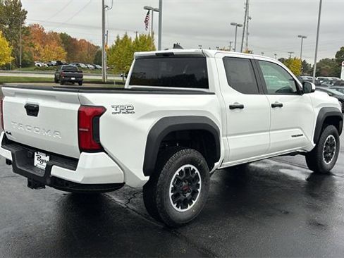 New 2025 Toyota Tacoma TRD Off-Road image 28