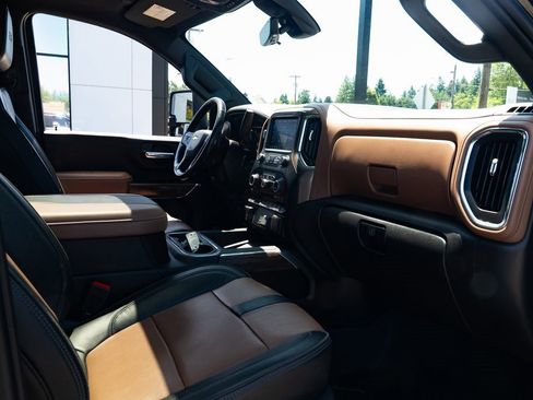 Used 2023 Chevrolet Silverado 3500 High Country w/ Z71 Off-Road Package image 27