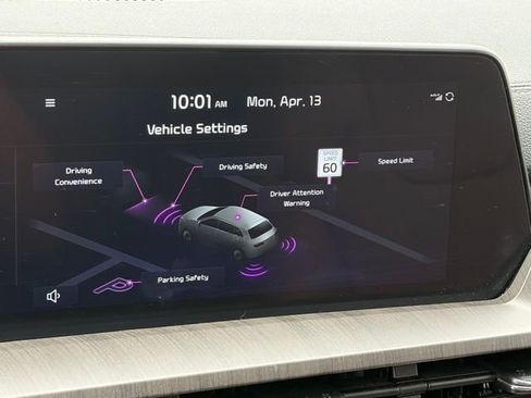 Used 2024 Kia Telluride EX w/ EX Captain's Chair Package image 19