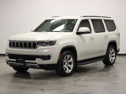 Used 2022 Jeep Wagoneer Series II RWD image 4