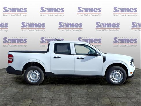 New 2025 Ford Maverick XL image 4