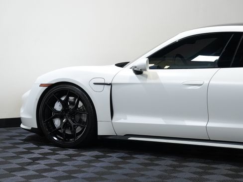 Used 2020 Porsche Taycan AWD/4WD image 19