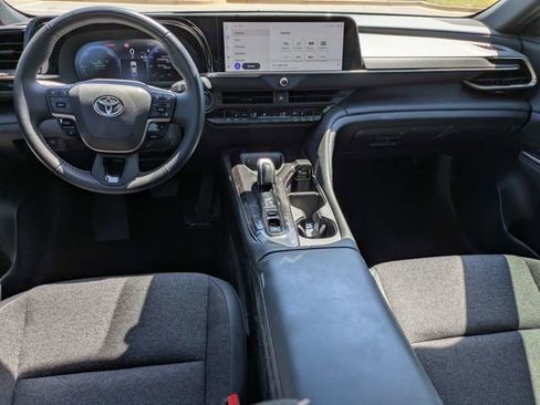 Used 2024 Toyota Crown AWD/4WD image 15
