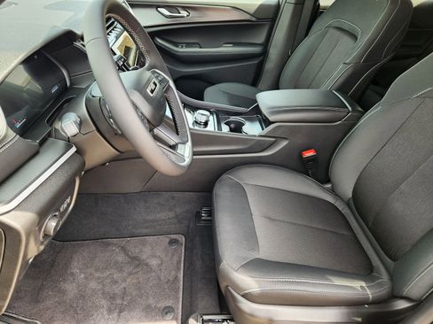 New 2025 Jeep Grand Cherokee Laredo X image 10