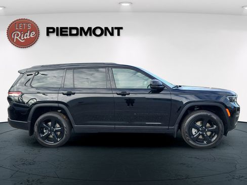 New 2025 Jeep Grand Cherokee L Limited w/ Black Appearance Package AWD/4WD image 5