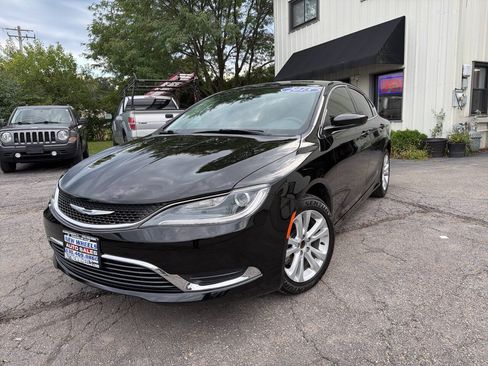 Used 2015 Chrysler 200 Limited w/ Convenience Group FWD image 1