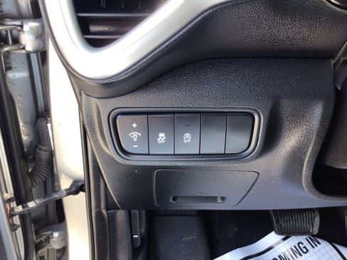 Used 2024 Kia Soul LX FWD image 22