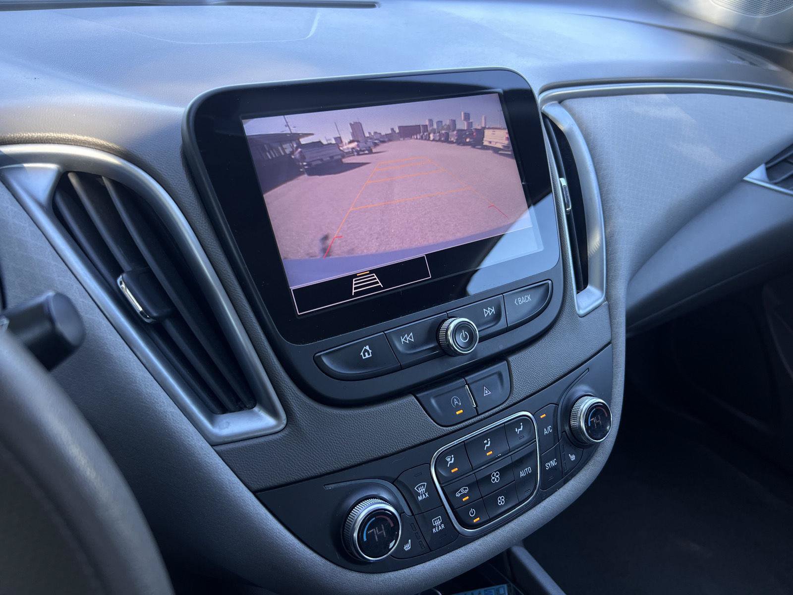 Used 2022 Chevrolet Malibu LT FWD image 15