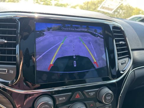 Used 2019 Jeep Grand Cherokee Limited w/ Luxury Group II image 30