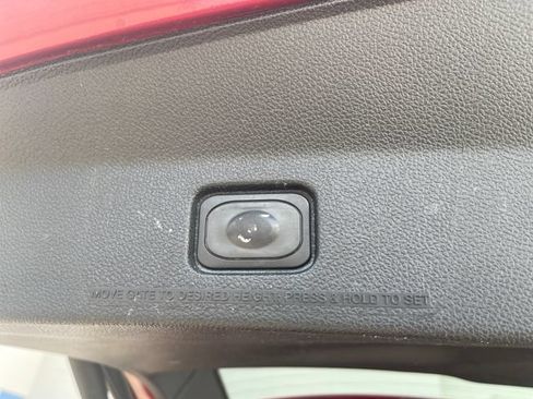 Used 2017 Ford Explorer XLT w/ Equipment Group 202A FWD image 33