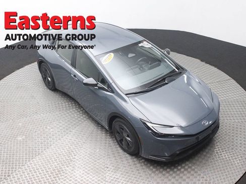 Used 2024 Toyota Prius LE image 3