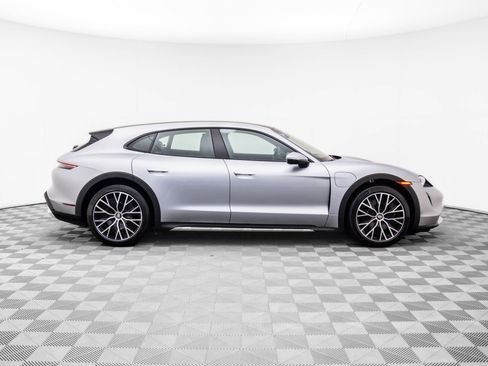 Certified 2022 Porsche Taycan 4 Cross Turismo image 7