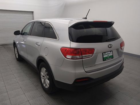 Used 2016 Kia Sorento L image 5