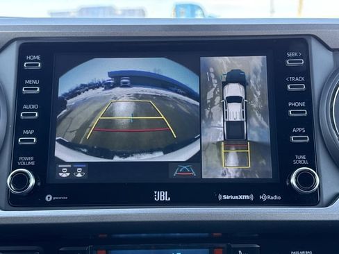 Used 2023 Toyota Tacoma Limited image 9