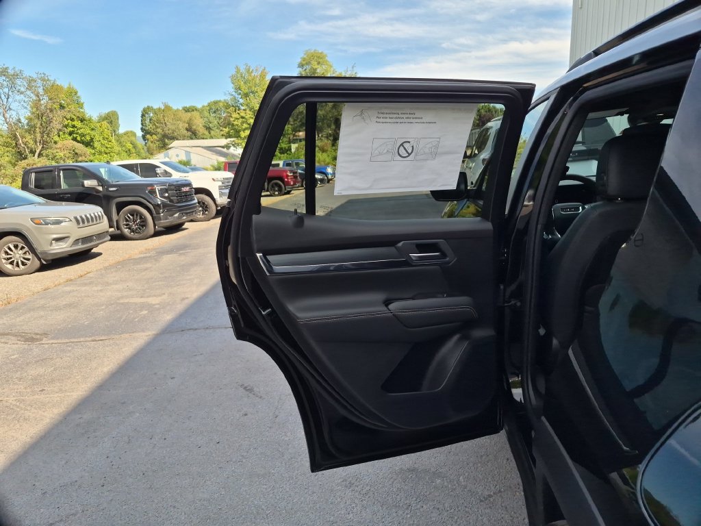 New 2027 GMC Terrain Elevation w/ Elevation Premium Package AWD/4WD image 29