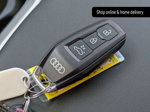 Used 2025 Audi Q5 Premium w/ Convenience Package image 32