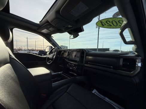 Used 2024 Ford F250 Lariat w/ Lariat Ultimate Package image 33