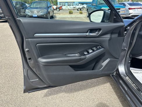 Used 2024 Nissan Altima 2.5 SL AWD/4WD image 19
