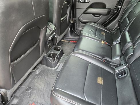 Used 2020 Jeep Gladiator Overland AWD/4WD image 10