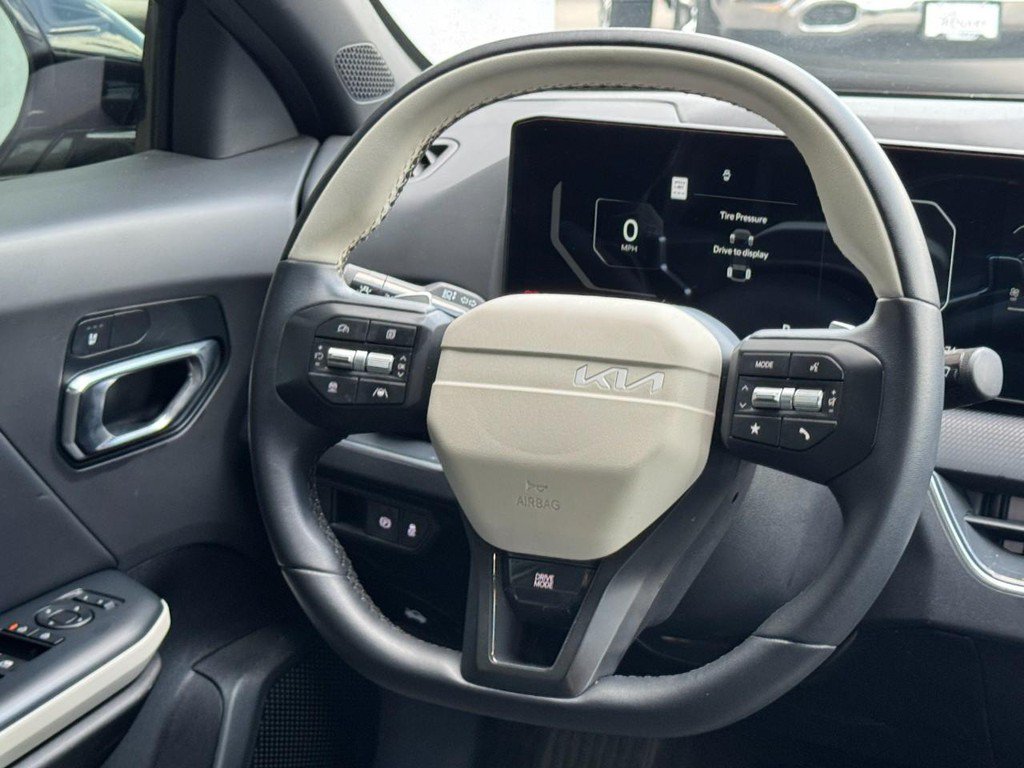 Used 2025 Kia K4 GT-Line FWD image 12
