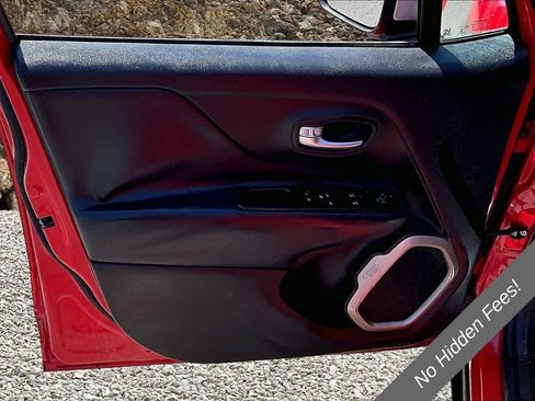 Used 2017 Jeep Renegade Limited FWD image 19