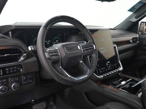Used 2025 GMC Yukon Denali w/ Denali Reserve Package AWD/4WD image 29