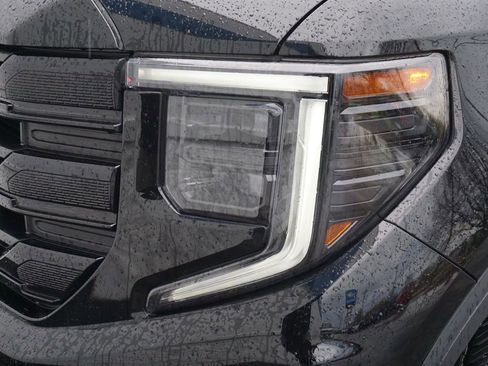 Used 2024 GMC Sierra 1500 Elevation image 32