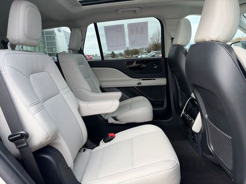 Used 2025 Lincoln Aviator AWD w/ Equipment Group 101A image 40