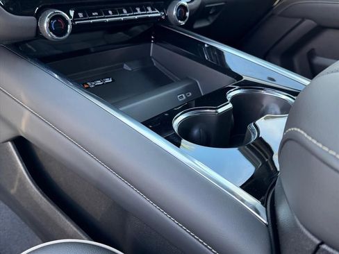 New 2026 Chevrolet Suburban Premier image 13