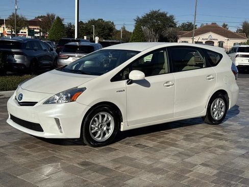 Used 2013 Toyota Prius V Three image 6