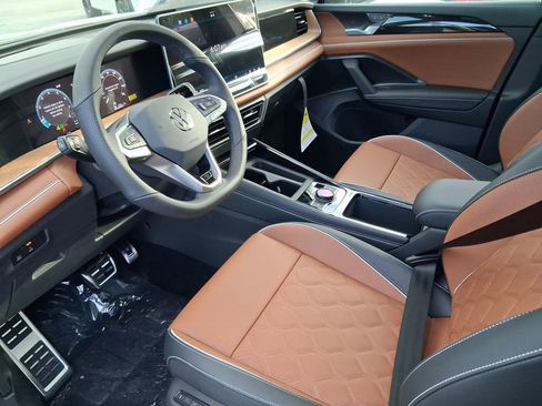 New 2026 Volkswagen Tiguan SEL R-Line image 7