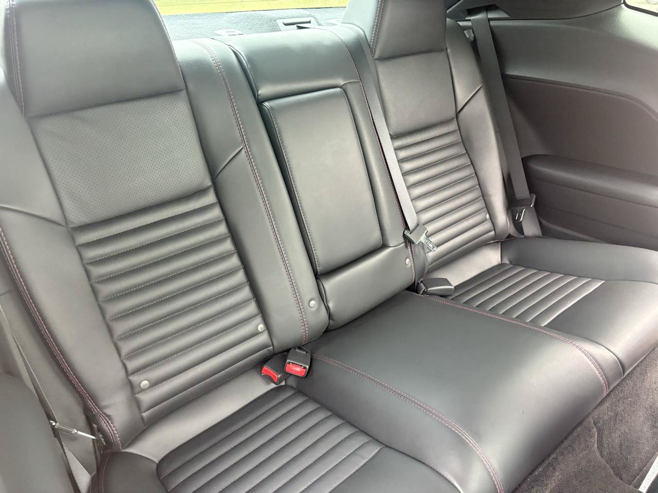 Used 2010 Dodge Challenger R/T RWD image 31