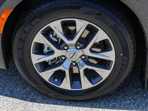 Used 2022 Chrysler Pacifica Pinnacle FWD image 9