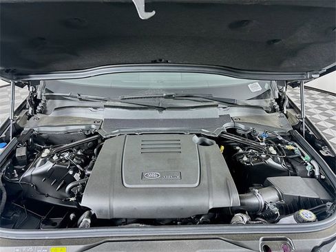 Used 2024 Land Rover Discovery Dynamic SE image 30