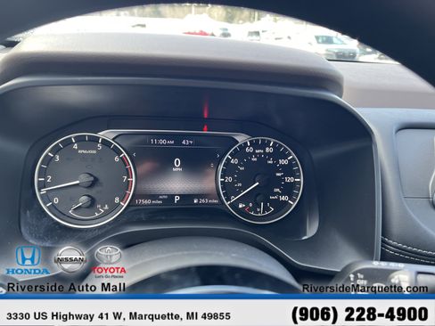 Used 2023 Nissan Rogue SV image 16