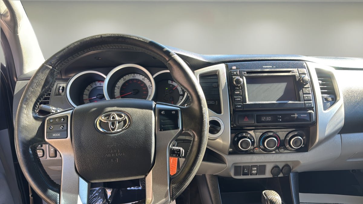 Used 2013 Toyota Tacoma 4x4 Access Cab V6 w/ TRD Off-Road Pkg image 10