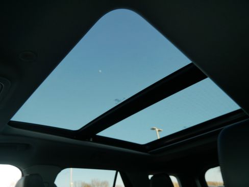 Certified 2022 Ford Explorer XLT w/ Equipment Group 202A image 35