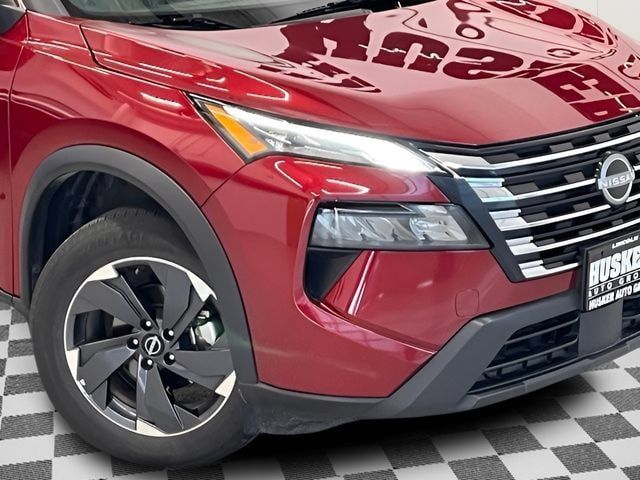 Used 2025 Nissan Rogue SV AWD/4WD image 28