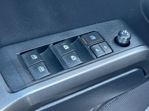 Used 2019 Toyota Tacoma TRD Sport image 13