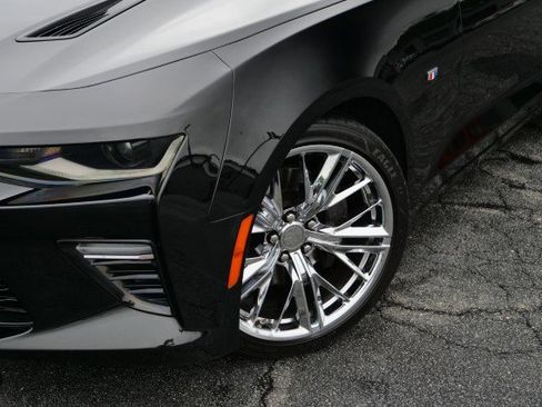 Used 2018 Chevrolet Camaro SS image 9
