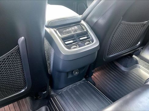 Used 2023 Volvo XC60 B5 Ultimate FWD image 33