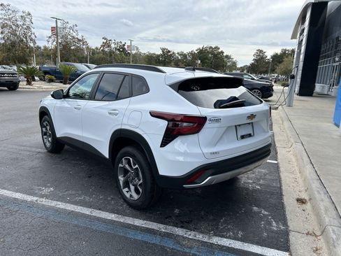 New 2025 Chevrolet Trax LT w/ Driver Confidence Package image 8